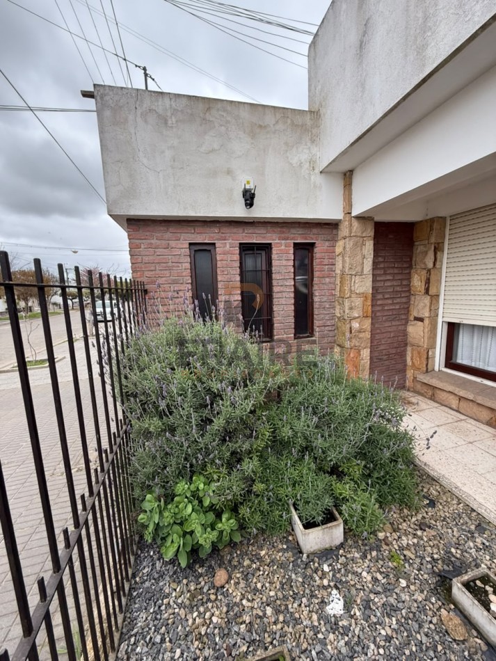 CASA CHALET DE 4 AMBIENTES - BALCARCE