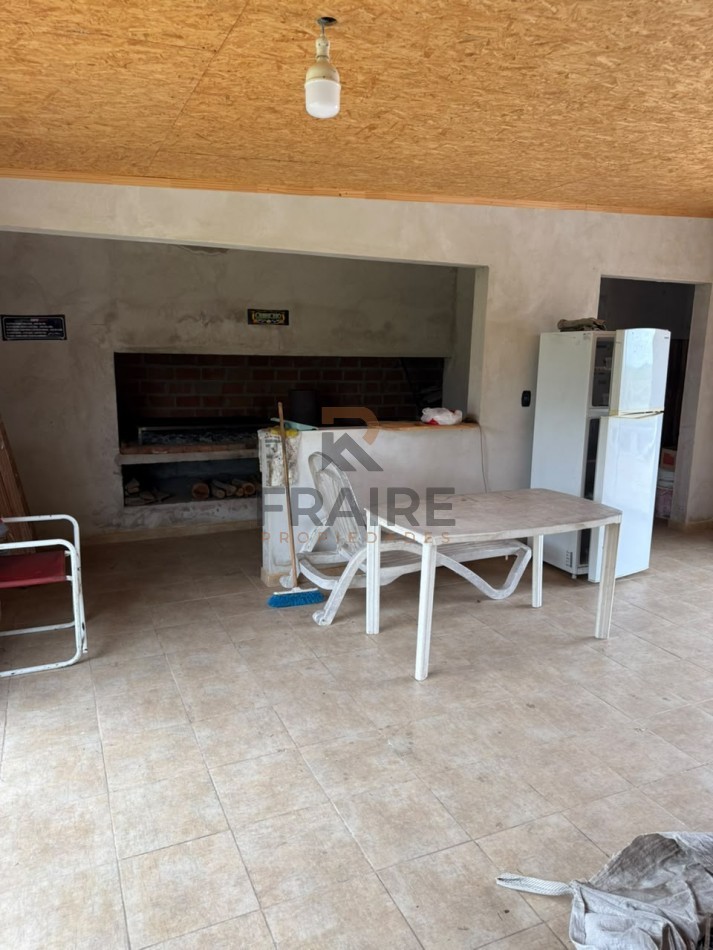 CASA QUINTA CON PILETA, PARQUE Y GALPON - LAGUNA LA BRAVA