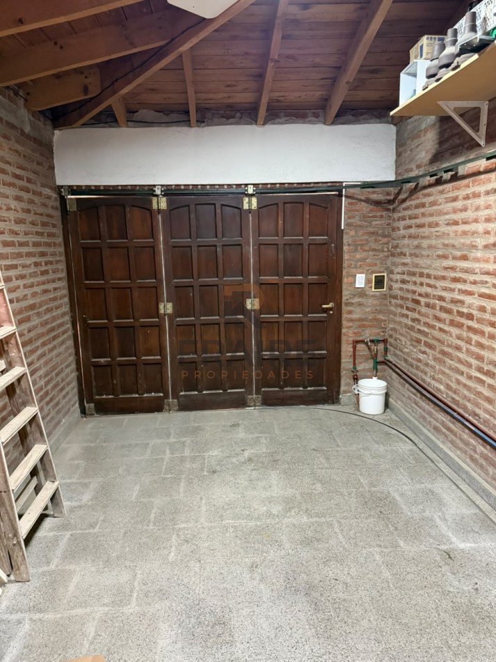 CASA 4 AMBIENTES + QUINCHO