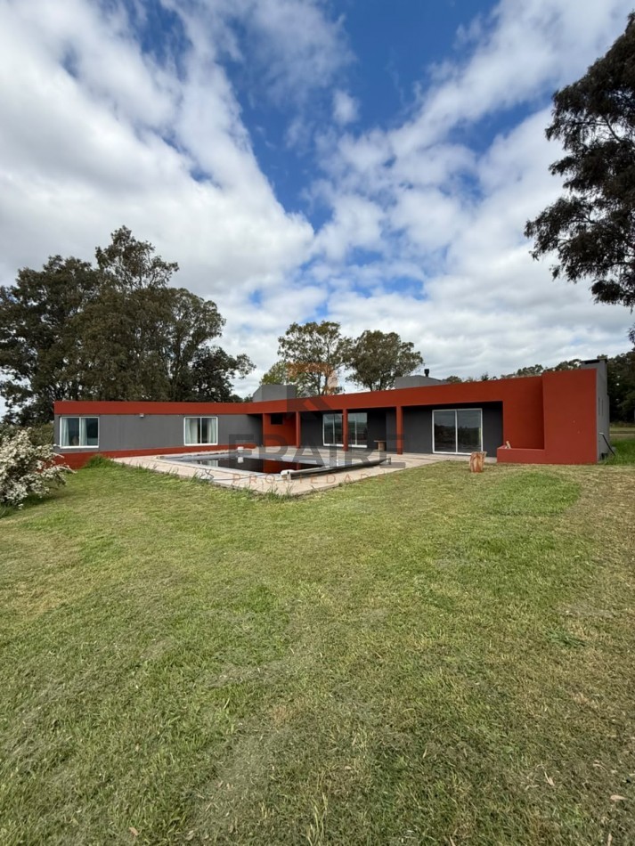 CASA QUINTA CON PILETA, PARQUE Y GALPON - LAGUNA LA BRAVA