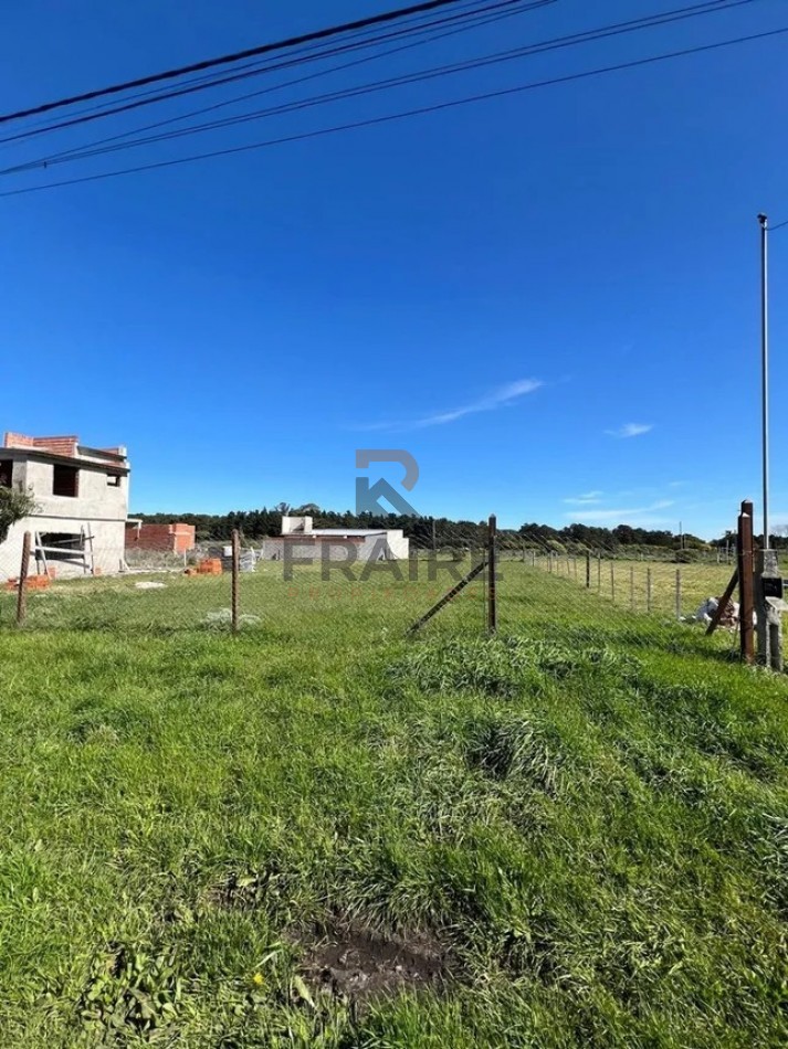 LOTE DE 15m X 40m - ACANTILADOS