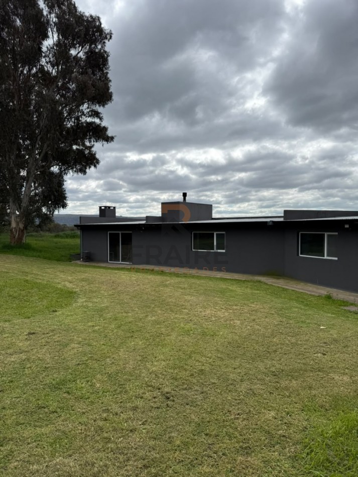 CASA QUINTA CON PILETA, PARQUE Y GALPON - LAGUNA LA BRAVA
