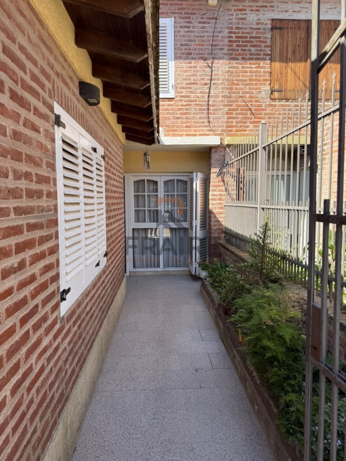 CASA 4 AMBIENTES + QUINCHO