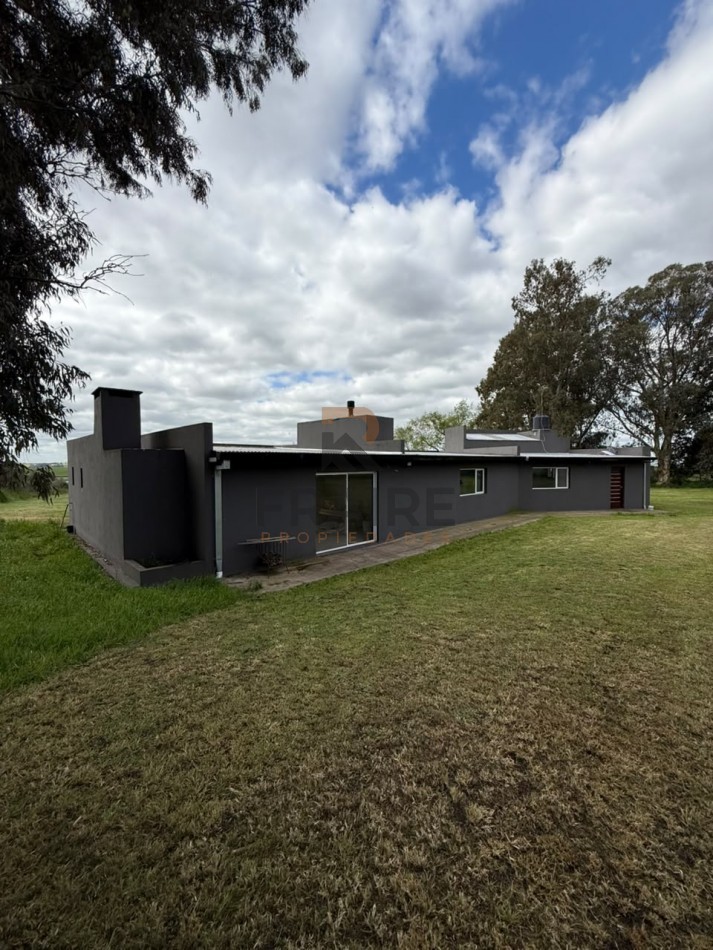 CASA QUINTA CON PILETA, PARQUE Y GALPON - LAGUNA LA BRAVA