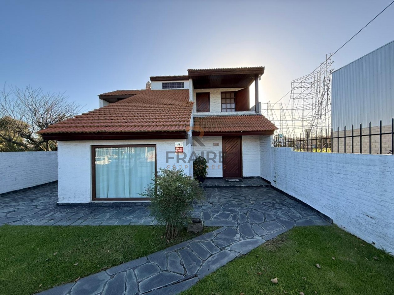 CHALET 4 AMBIENTES - MAR DEL PLATA