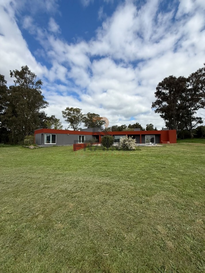 CASA QUINTA CON PILETA, PARQUE Y GALPON - LAGUNA LA BRAVA