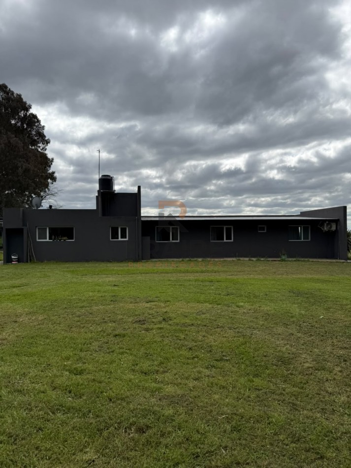 CASA QUINTA CON PILETA, PARQUE Y GALPON - LAGUNA LA BRAVA