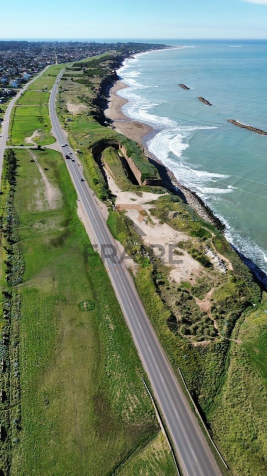 LOTE DE 15m X 40m - ACANTILADOS