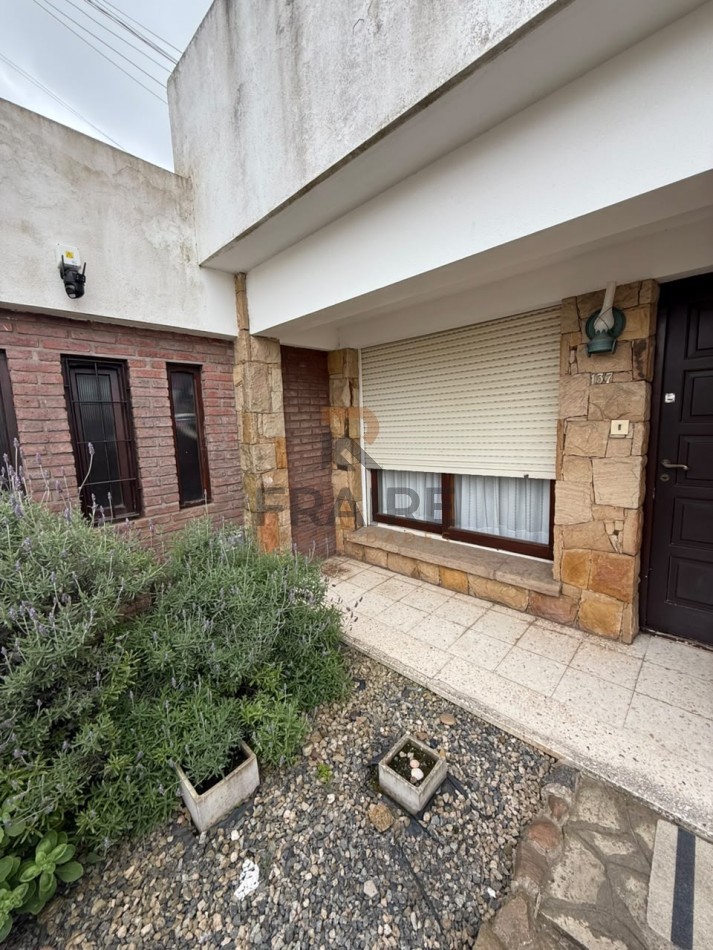 CASA CHALET DE 4 AMBIENTES - BALCARCE