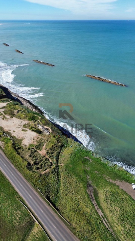 LOTE DE 15m X 40m - ACANTILADOS