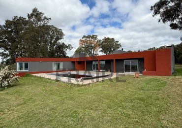 CASA QUINTA CON PILETA, PARQUE Y GALPON - LAGUNA LA BRAVA